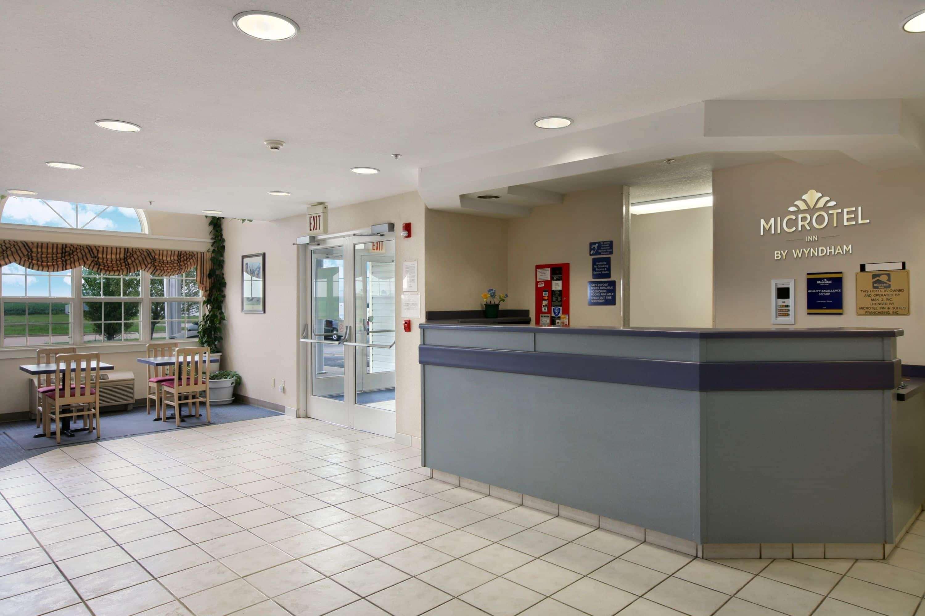 Microtel Inn By Wyndham Champaign Exterior foto